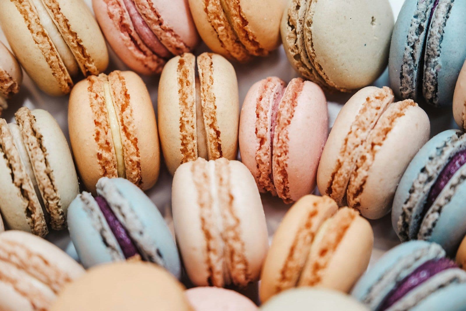 Pastel French macarons