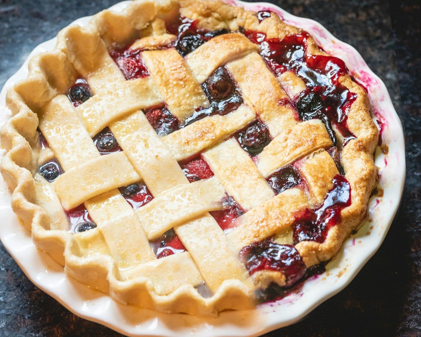 Lattice-top berry pie